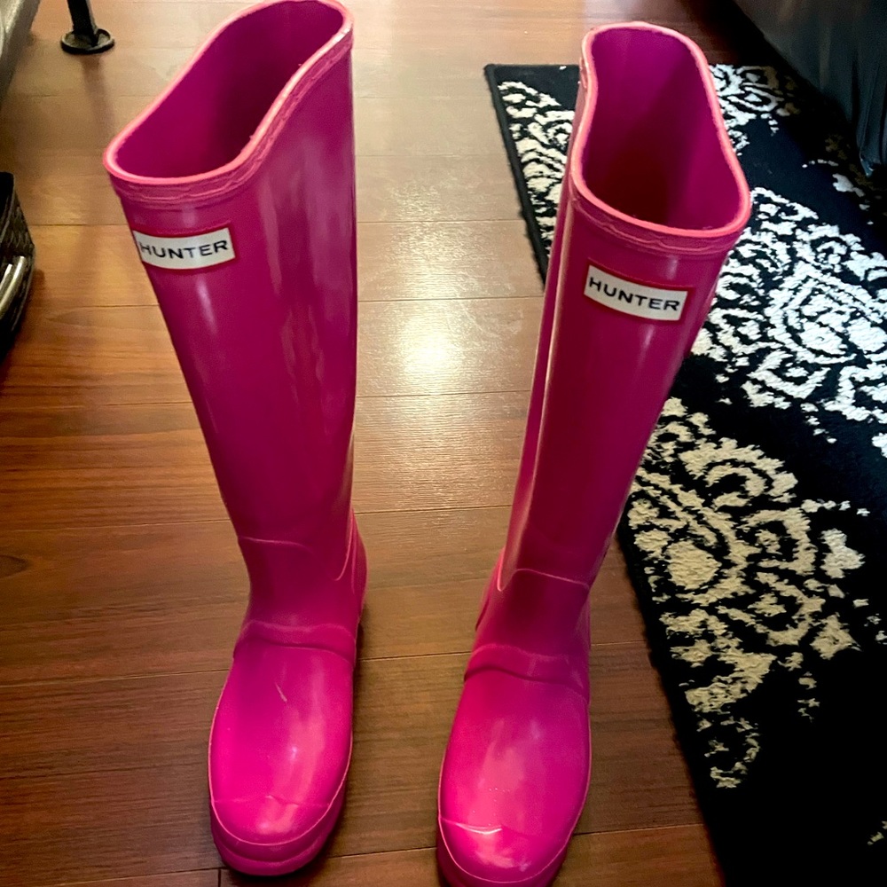 Hot pink Hunter rain boots size 9